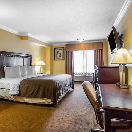 Quality Inn & Suites Bell Gardens-Los Angeles エクステリア 写真