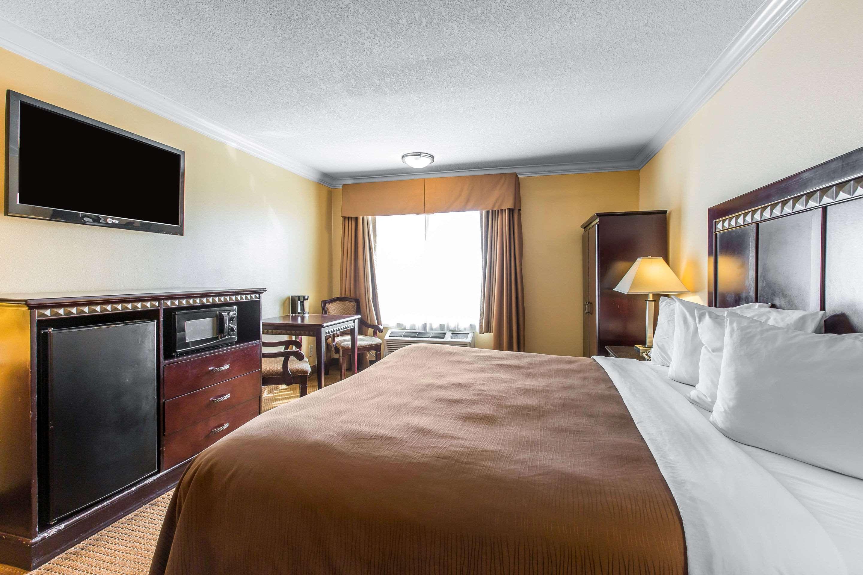 Quality Inn & Suites Bell Gardens-Los Angeles エクステリア 写真