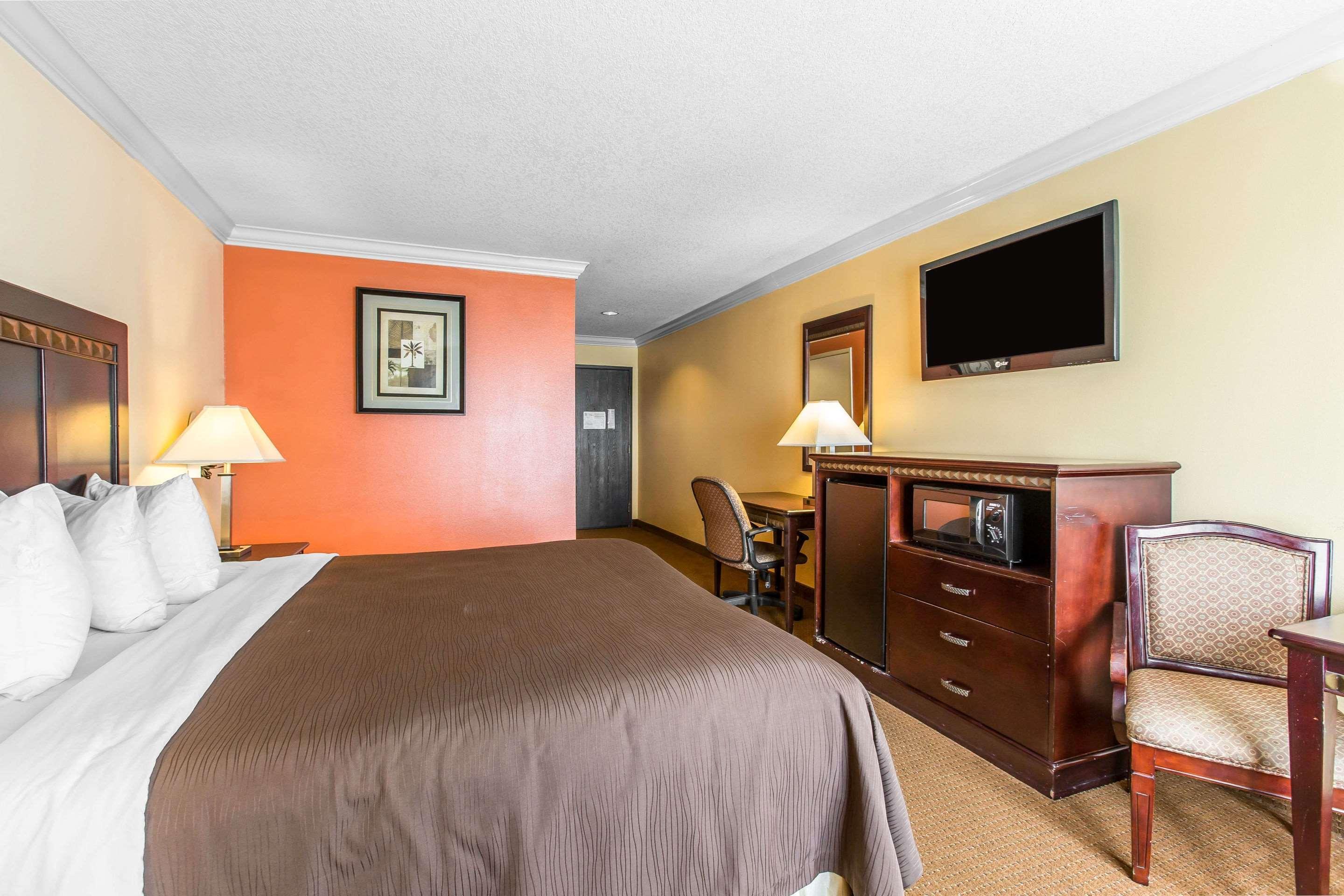 Quality Inn & Suites Bell Gardens-Los Angeles エクステリア 写真