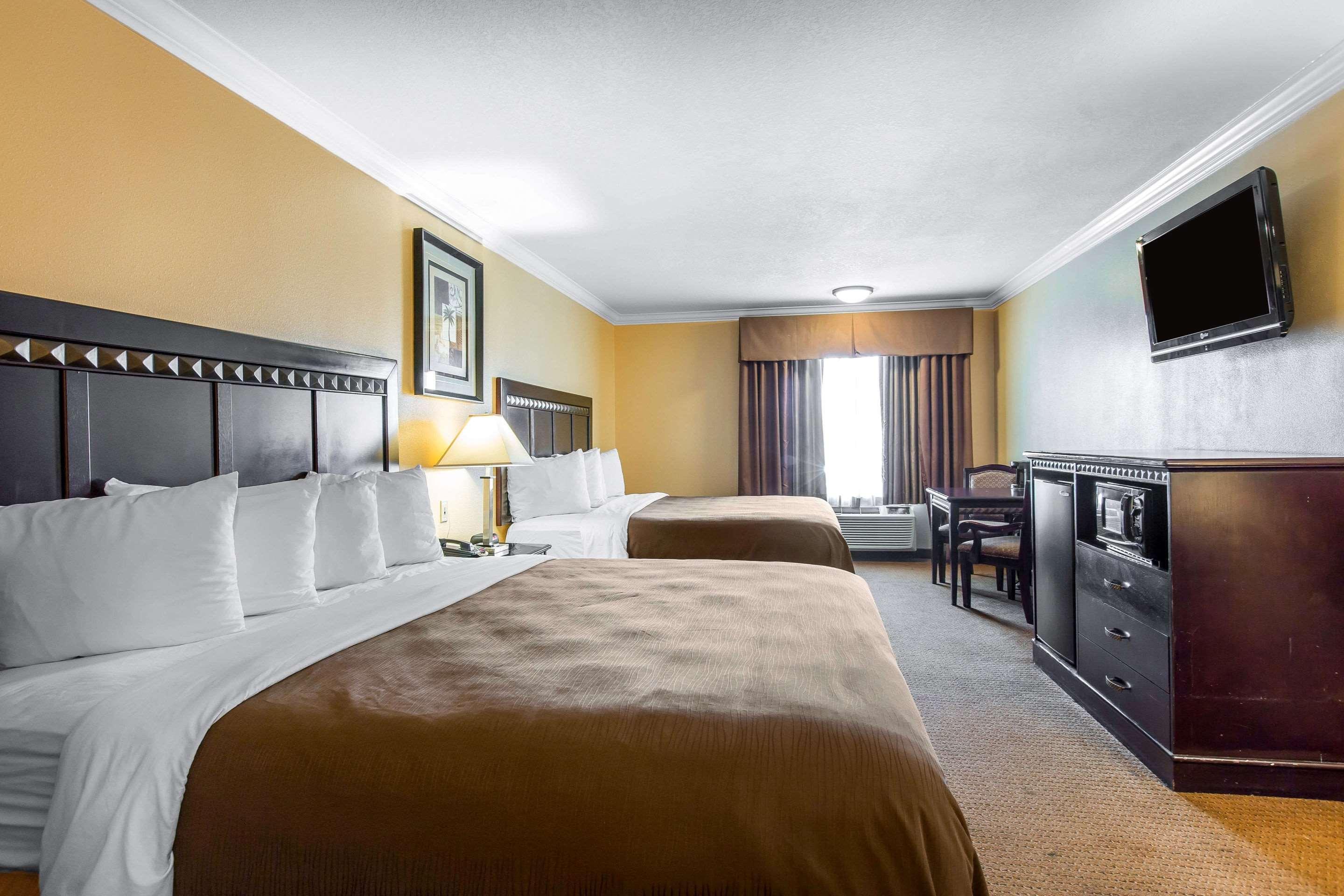 Quality Inn & Suites Bell Gardens-Los Angeles エクステリア 写真