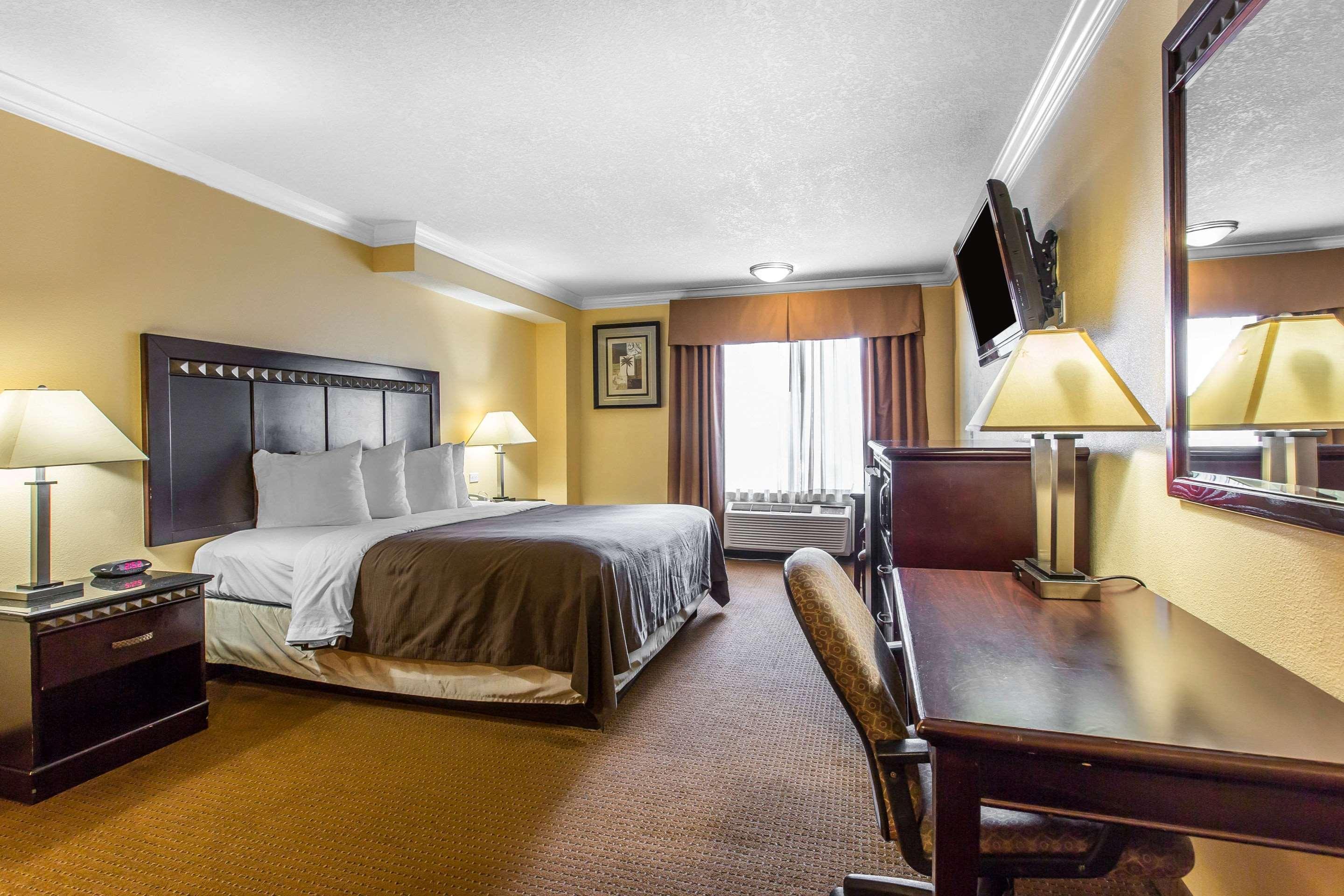Quality Inn & Suites Bell Gardens-Los Angeles エクステリア 写真