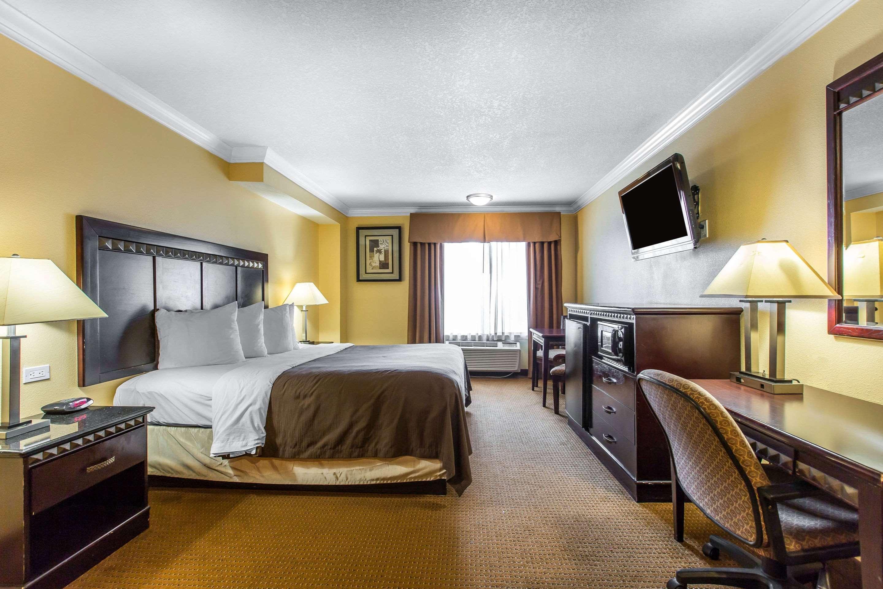 Quality Inn & Suites Bell Gardens-Los Angeles エクステリア 写真