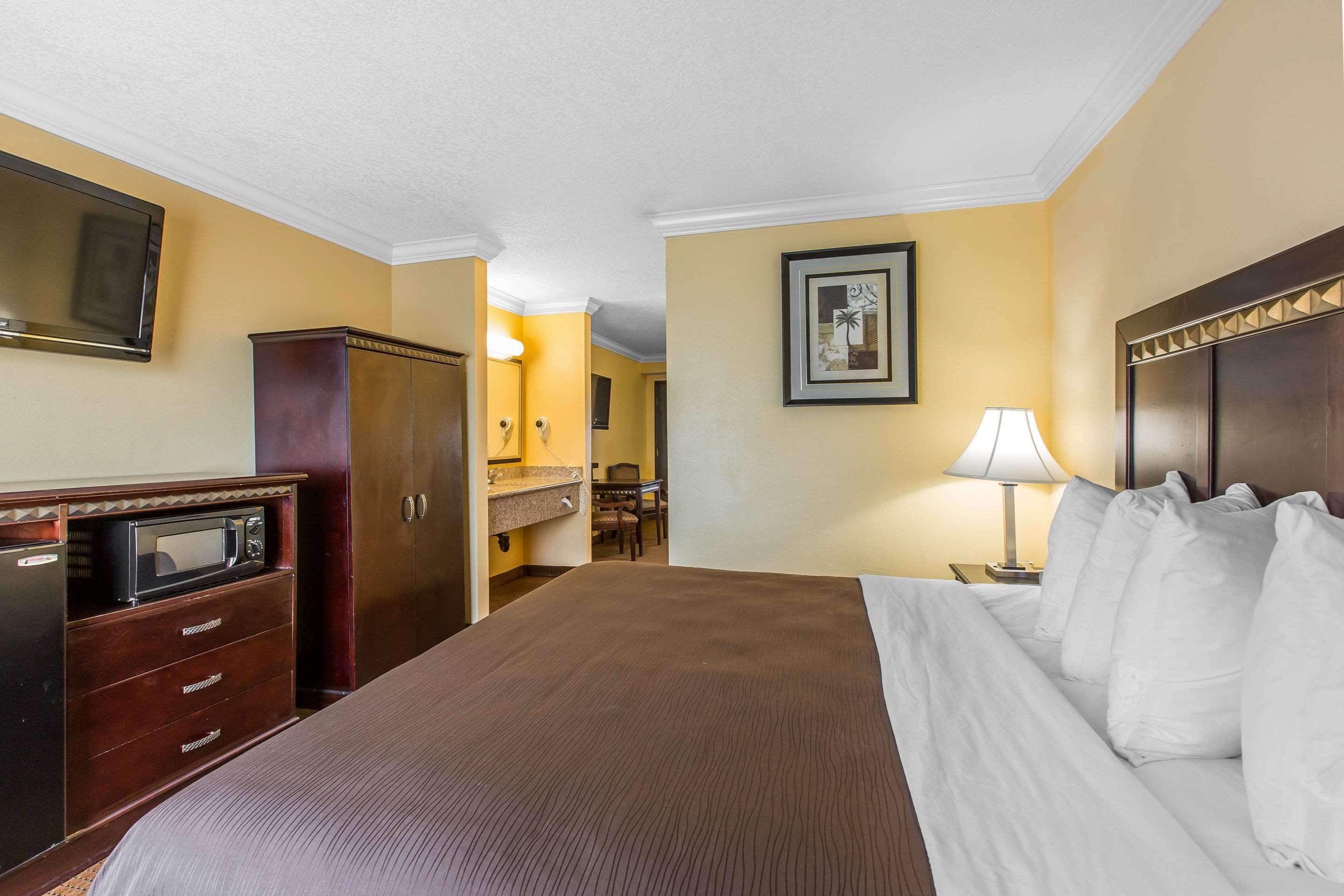 Quality Inn & Suites Bell Gardens-Los Angeles エクステリア 写真