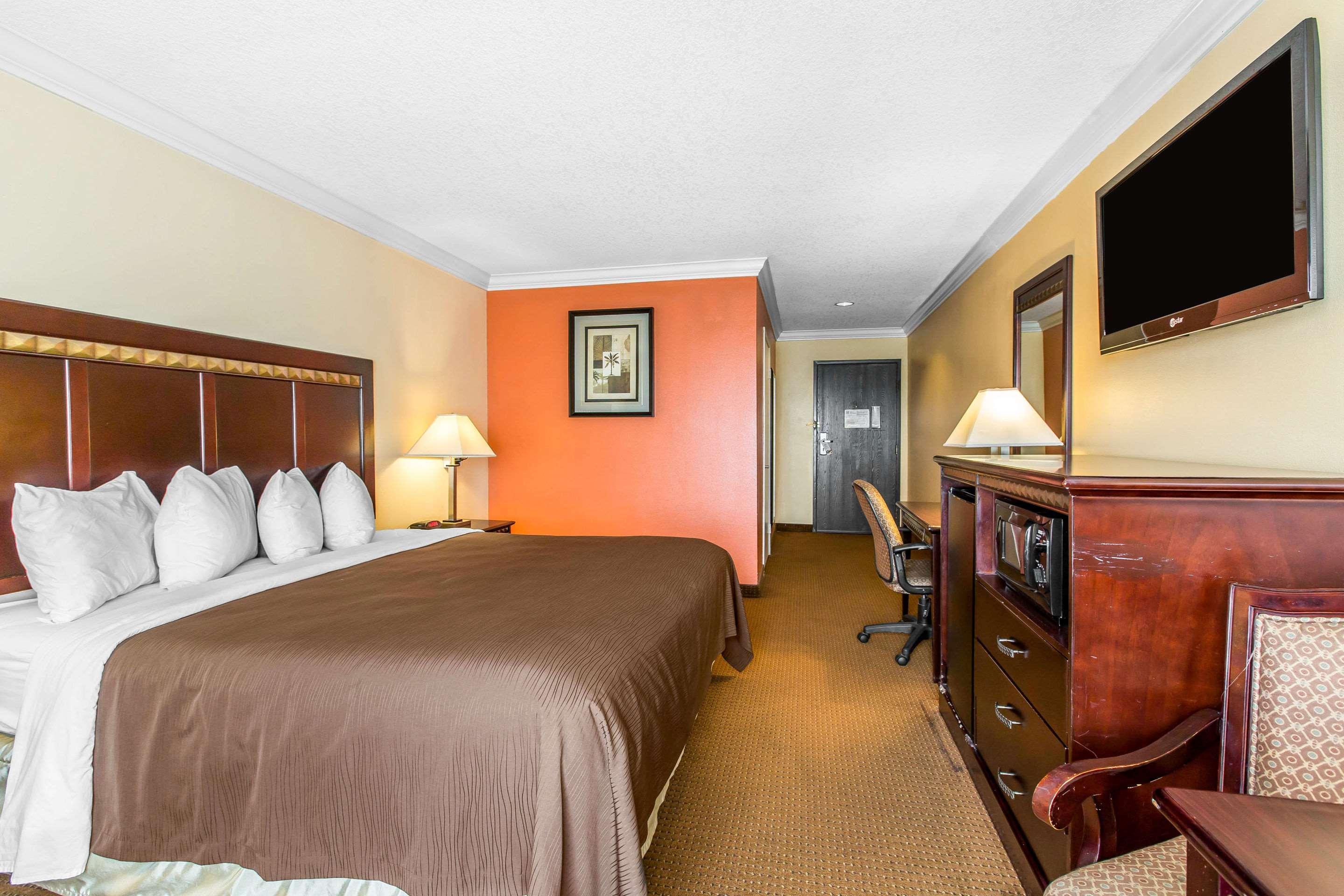 Quality Inn & Suites Bell Gardens-Los Angeles エクステリア 写真