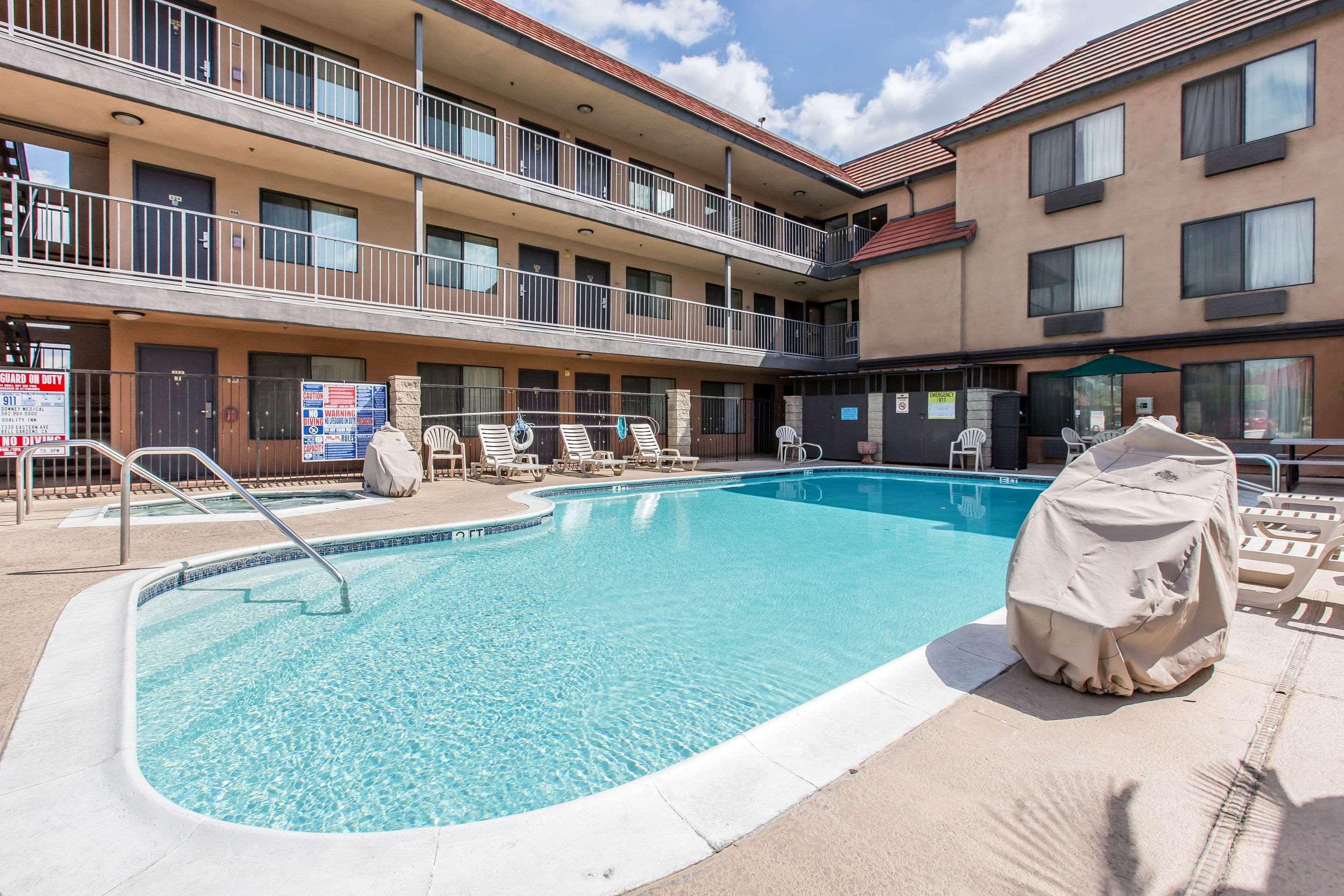 Quality Inn & Suites Bell Gardens-Los Angeles エクステリア 写真