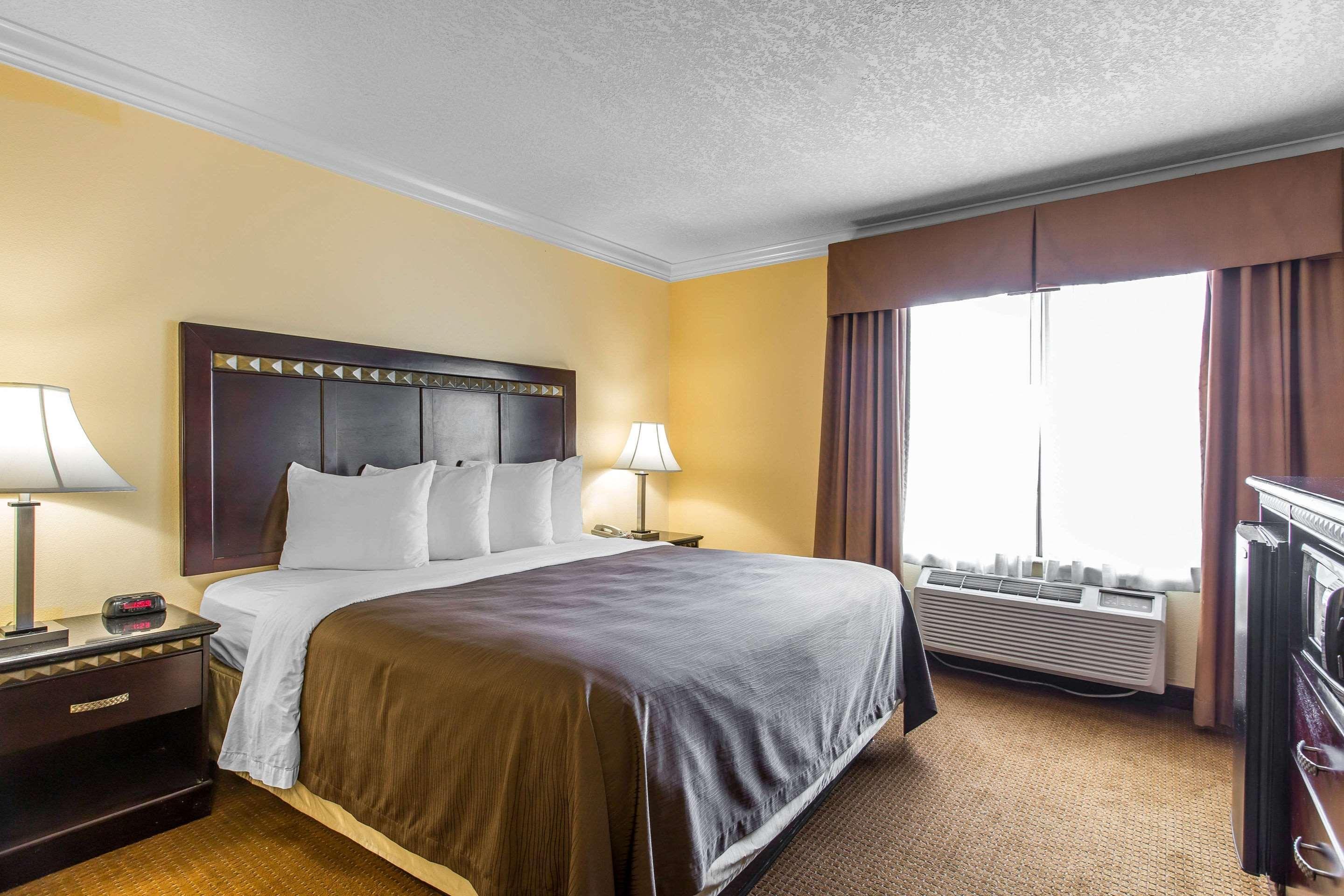 Quality Inn & Suites Bell Gardens-Los Angeles エクステリア 写真