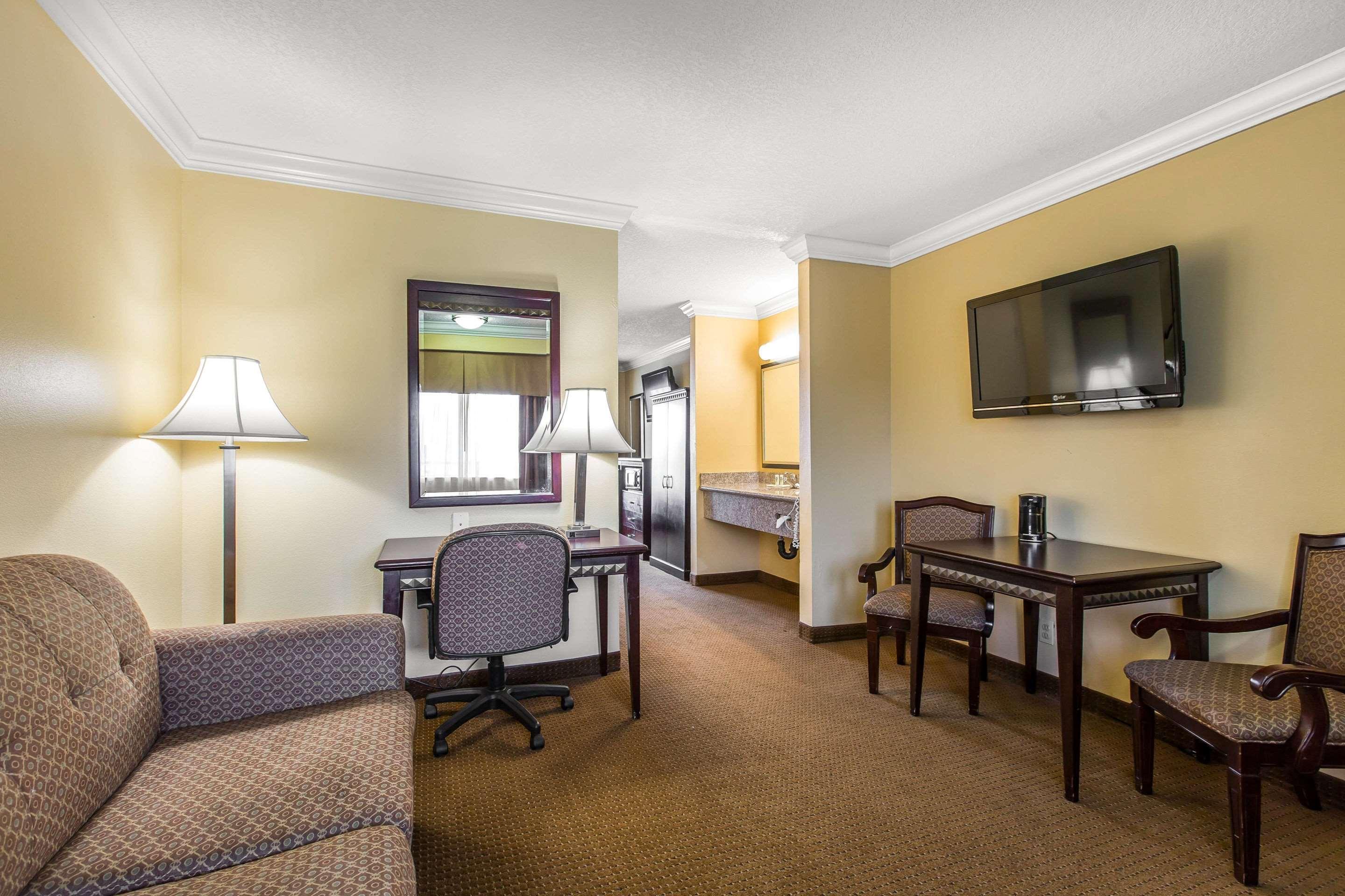 Quality Inn & Suites Bell Gardens-Los Angeles エクステリア 写真